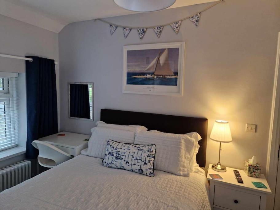 Room On Heath Park Cardiff Bagian luar foto