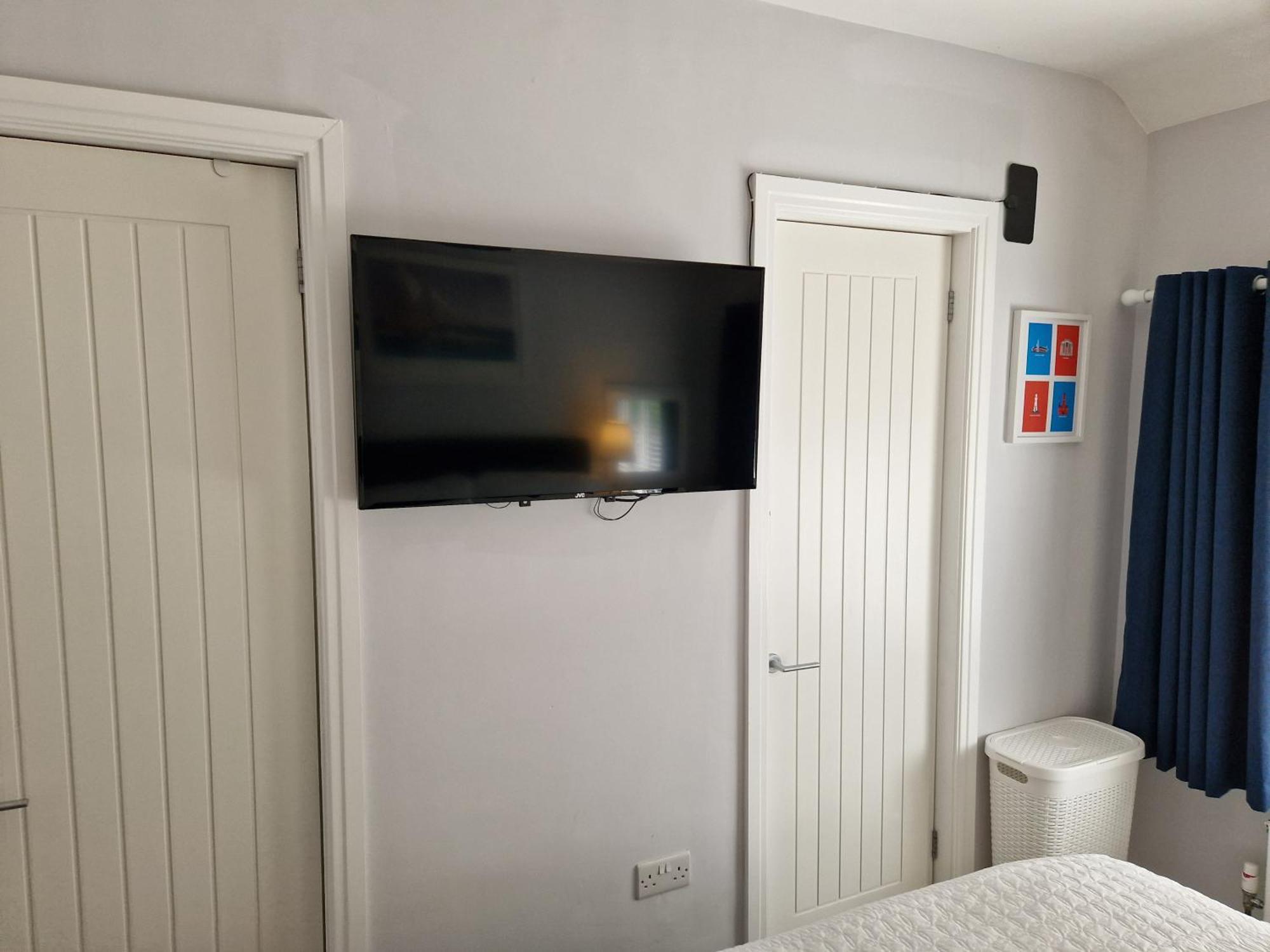 Room On Heath Park Cardiff Bagian luar foto